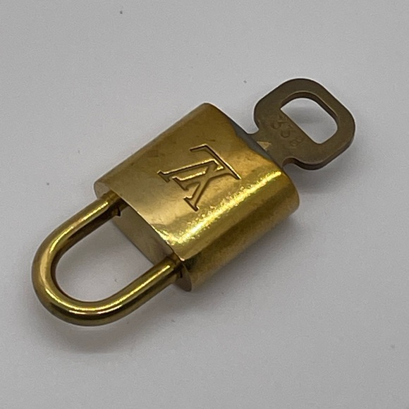 Louis Vuitton 🔐 #338 - Picture 2 of 4